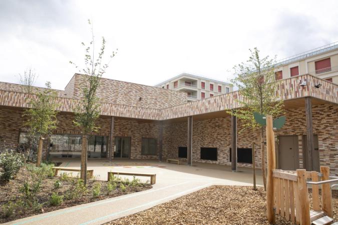 Cour de l'école Marie Marvingt