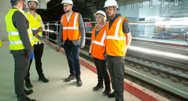 Quentin Gesell sur le chantier de la gare de la Ligne 17